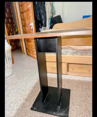 Mesa de diseño madera y metal