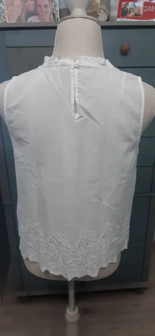 Blusa Stradivarius Blanca sin Mangas