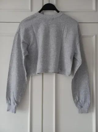 Sudadera cropped Bershka