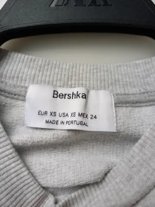 Sudadera cropped Bershka