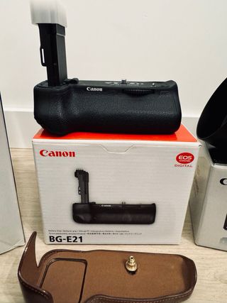 Canon EOS 6D Mark II Kit Completo