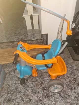 Triciclo Feber azul y naranja