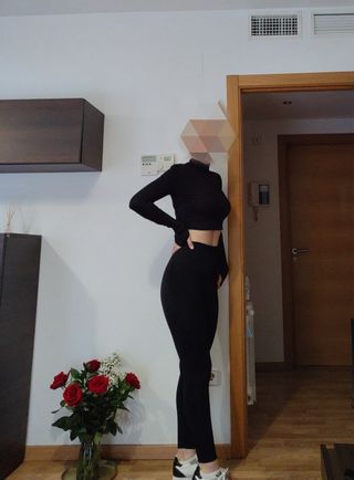 Top deportivo negro transpirable