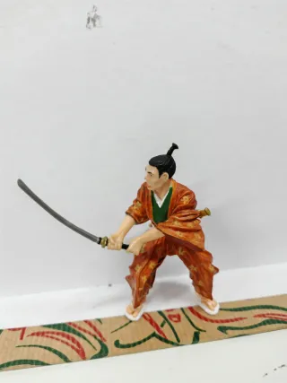 Figura Ronin Samurái Plastoy 65706 - Naranja