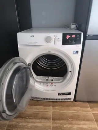 Secadora AEG - Para piezas.