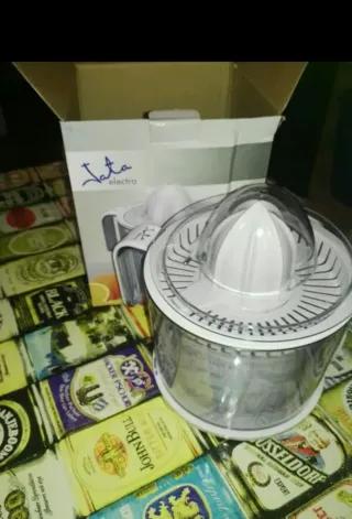 Exprimidor de cítricos Jata Electro
