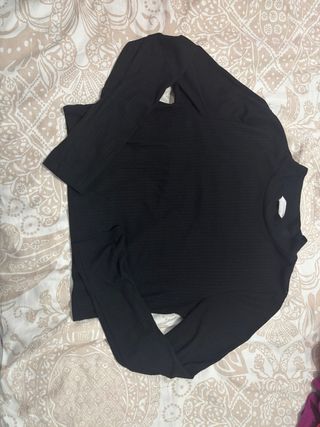 Camiseta negra de manga larga