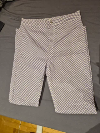 Pantalón vaquero cuadros morado y blanco