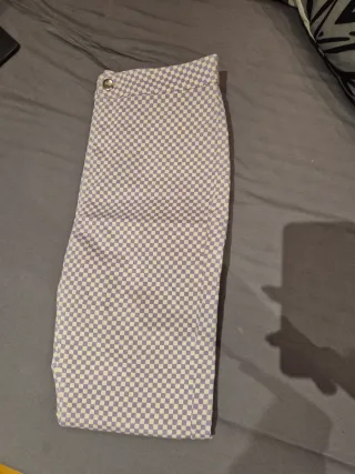 Pantalón vaquero cuadros morado y blanco