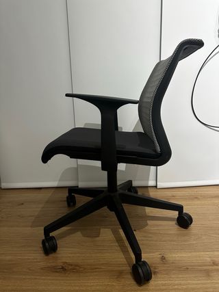 Silla de oficina Steelcase negra y gris