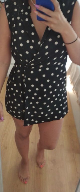 Mono corto lunares Stradivarius