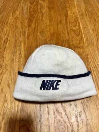Gorro Nike reversible azul y blanco