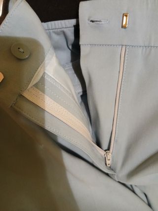 Pantalón de pinzas Zara