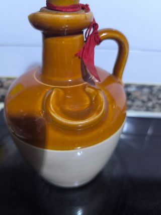 Jarra de cerámica para licor