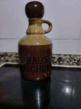 Jarra de cerámica para licor