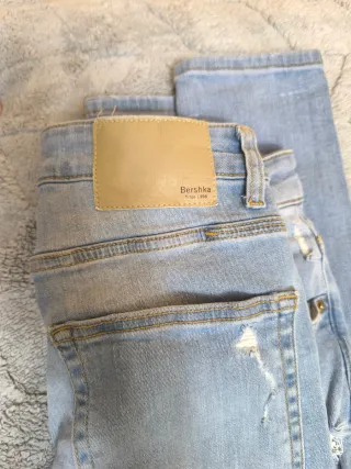 Vaqueros Bershka