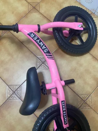 Bicicleta de equilibrio rosa Sawyer