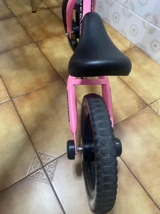 Bicicleta de equilibrio rosa Sawyer