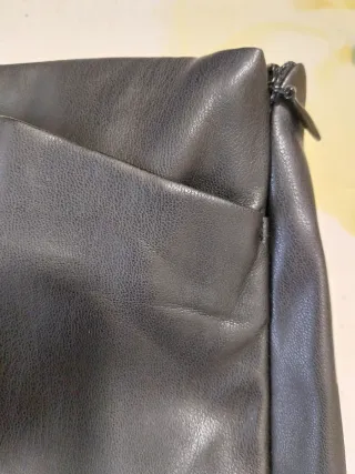 Minifalda pantalón polipiel negra