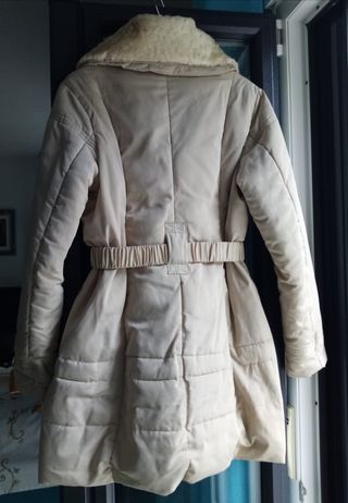Abrigo acolchado largo mujer crema