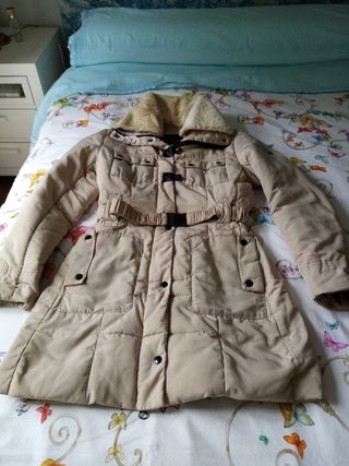 Abrigo acolchado largo mujer crema