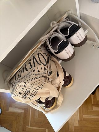 Zapatero blanco de madera