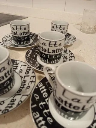 Juego 6 tacitas café con sus platitos