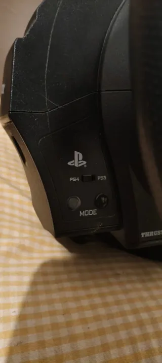 Volante e pedali Thrustmaster T300