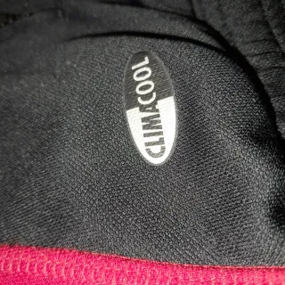 Felpa sportiva vintage Adidas rossa e nera