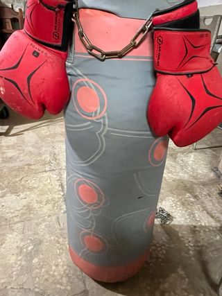 Saco de boxeo con cadena
