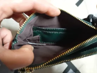 Cartera acolchada verde botella