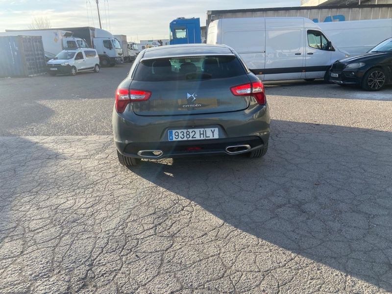 DS DS 5 2013 - foto 1