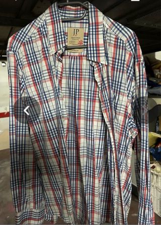 Varias Camisas diferentes marcas