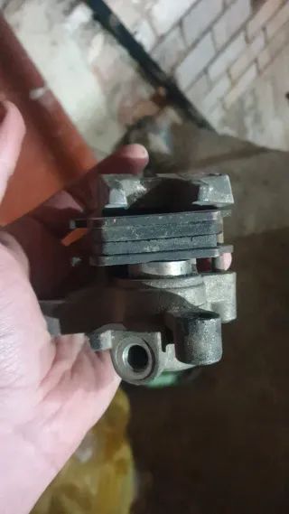 Careta Gas Gas y Pinza Freno Trasera