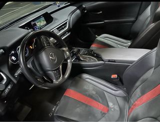 Lexus UX 250h f sport 4WD