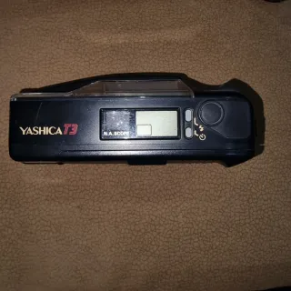 Yashica T3 Cámara Compacta Negra