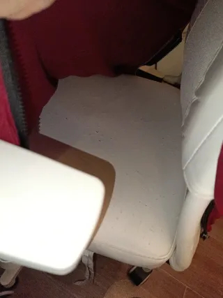 Silla de escritorio con funda roja