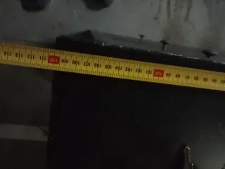 Cajonera de madera oscura