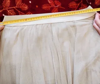 Falda tul asimétrica picos beige