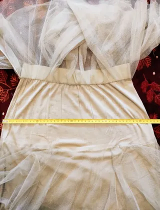 Falda tul asimétrica picos beige