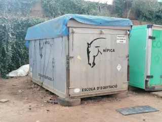 Caja de camión para caballos