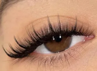 Extensiones de pestañas