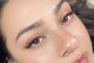 Extensiones de pestañas