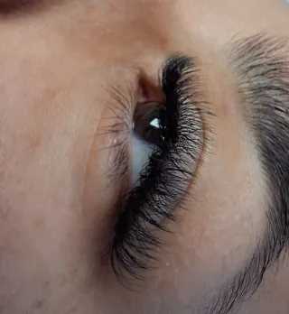 Extensiones de pestañas