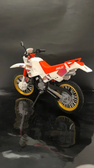 Maqueta Rieju Drac 50 AM5 1/10 Blanca