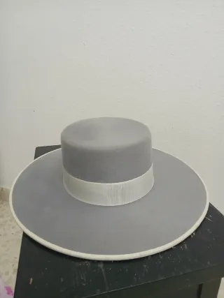 Sombrero amazona lana gris plata