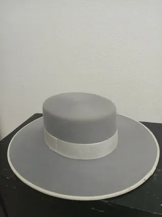 Sombrero amazona lana gris plata