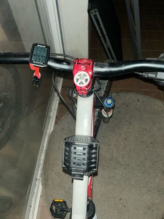 Bicicleta Specialized Roja y Blanca