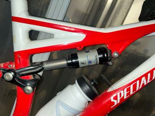 Bicicleta Specialized Roja y Blanca