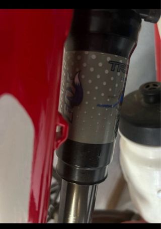 Bicicleta Specialized Roja y Blanca